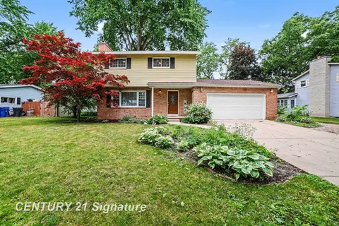 2918 Saint Marys Drive, Midland MI 48640 photo 2