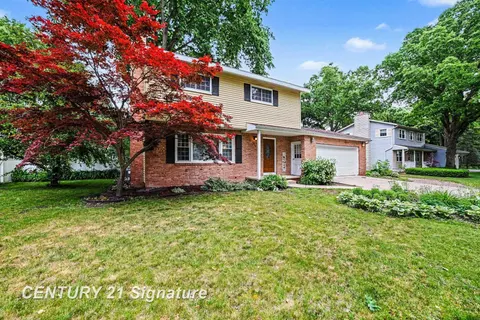 2918 Saint Marys Drive, Midland MI 48640 photo 3