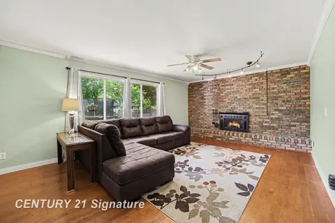 2918 Saint Marys Drive, Midland MI 48640 photo 4