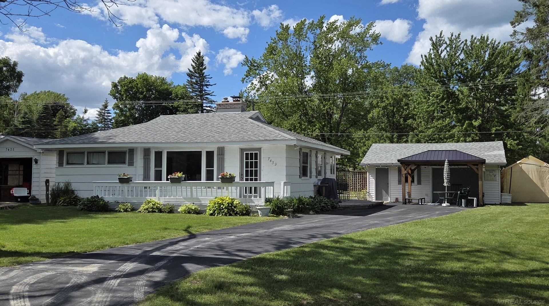 7439 Birch Tree Road, Lexington MI 48450 photo 1