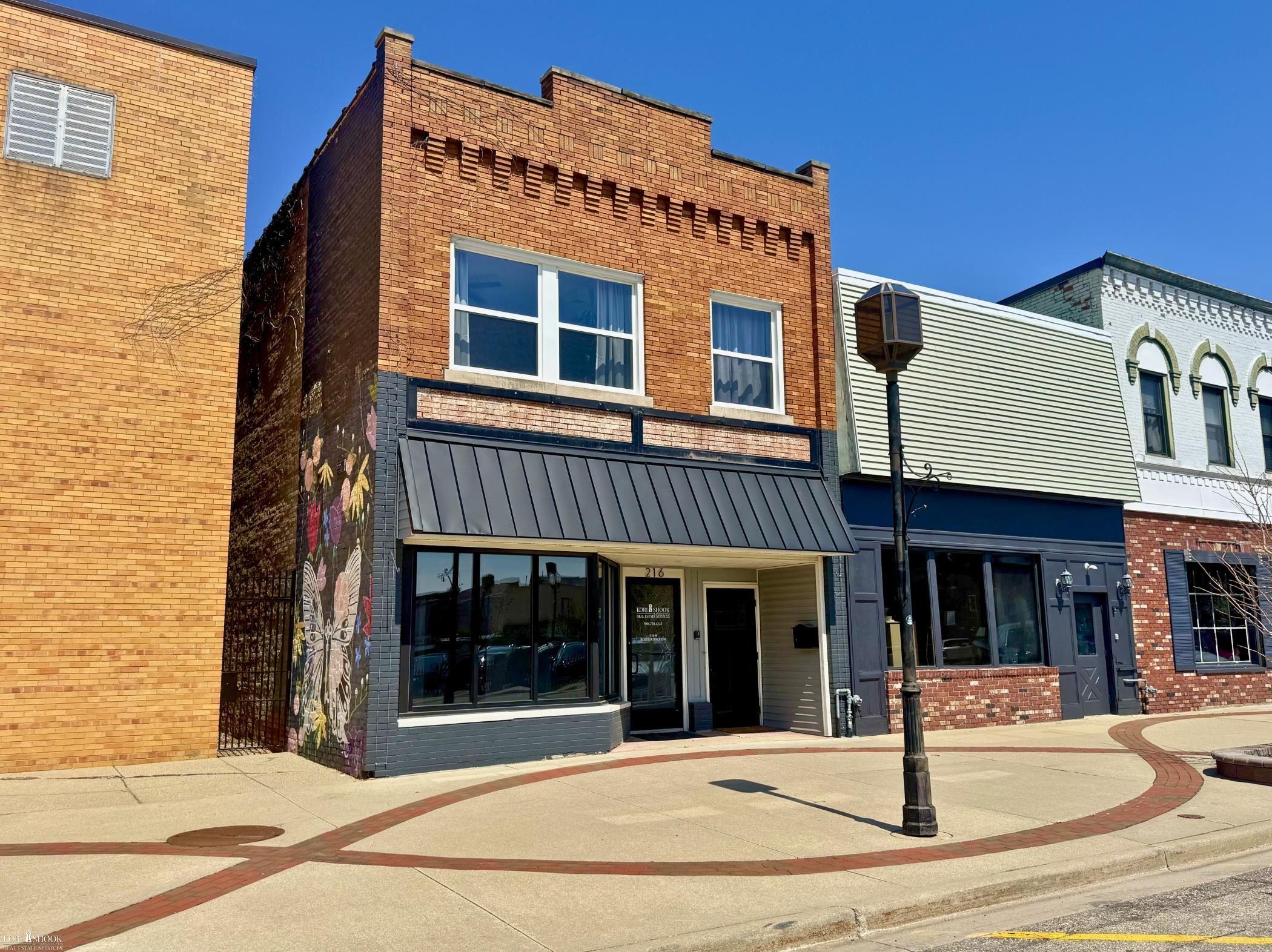 216 W Exchange Street, Owosso MI 48867 photo 1