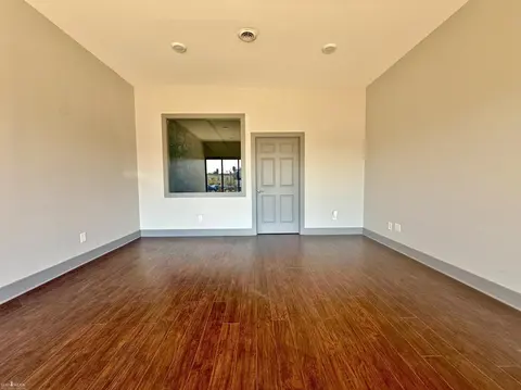 216 W Exchange Street, Owosso MI 48867 photo 2