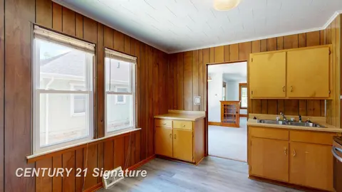 1548 Maine Street, Saginaw MI 48602 photo 4