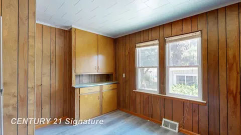 1548 Maine Street, Saginaw MI 48602 photo 5