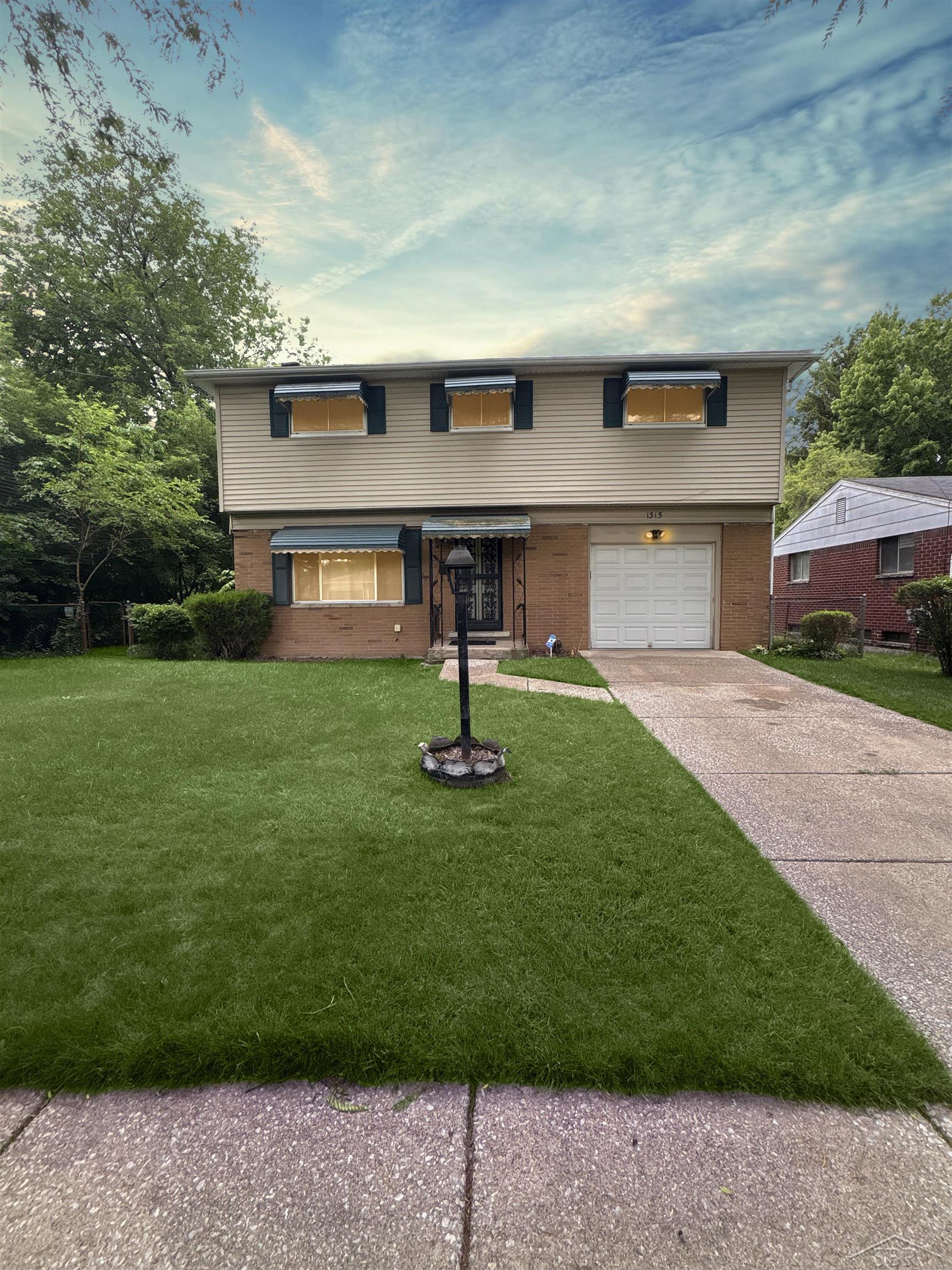 1315 Dillon Street, Saginaw MI 48601 photo 1