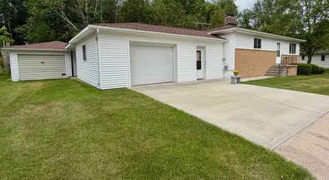 216 E 8th Street, Pinconning MI 48650 photo 3