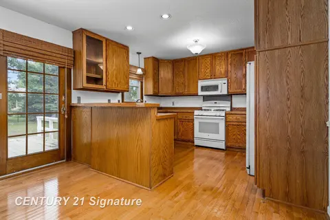 4140 Firethorn Drive, Saginaw MI 48603 photo 3