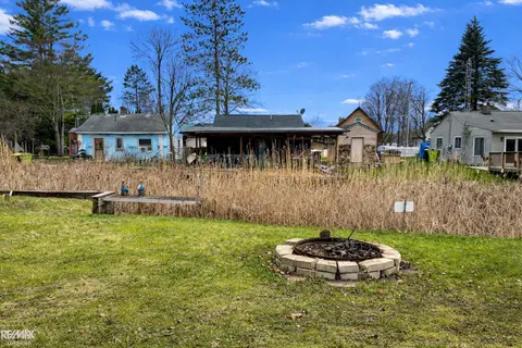 4800 Maxson Drive, Hope MI 48628 photo 3