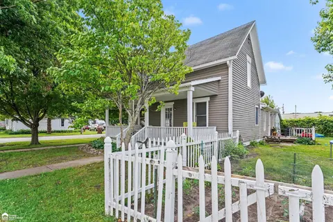 703 Brady Street, Chesaning MI 48616-1120 photo 5