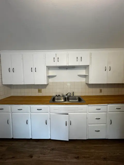 1001 Greenwich Street, Saginaw MI 48602-1641 photo 2