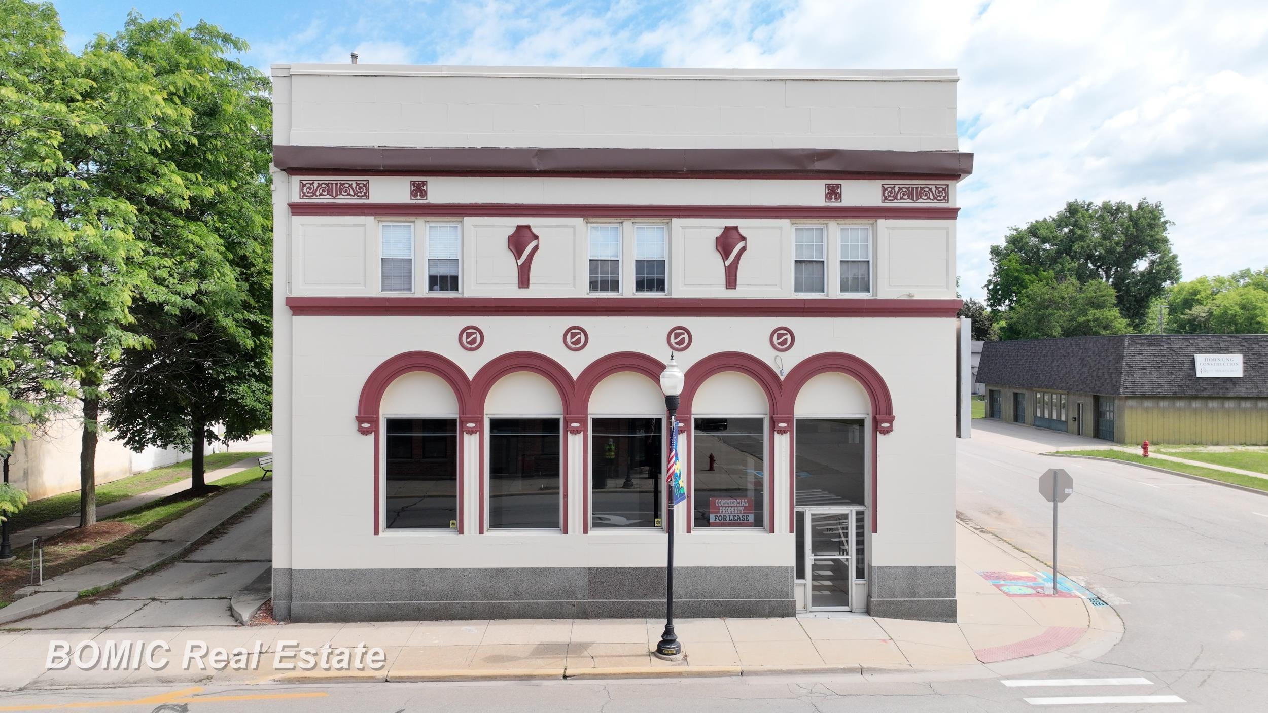195 E Huron Avenue, Vassar MI 48768 photo 1
