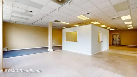 195 E Huron Avenue, Vassar MI 48768 photo 3