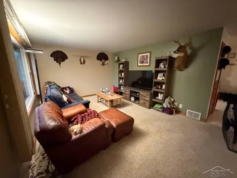 272 S 5 Mile Road, Midland MI 48640 photo 2