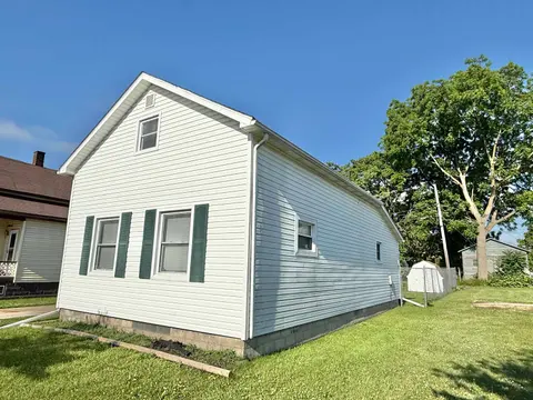 108 S Monroe Street, Bay City MI 48708 photo 2