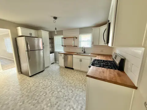 108 S Monroe Street, Bay City MI 48708 photo 3