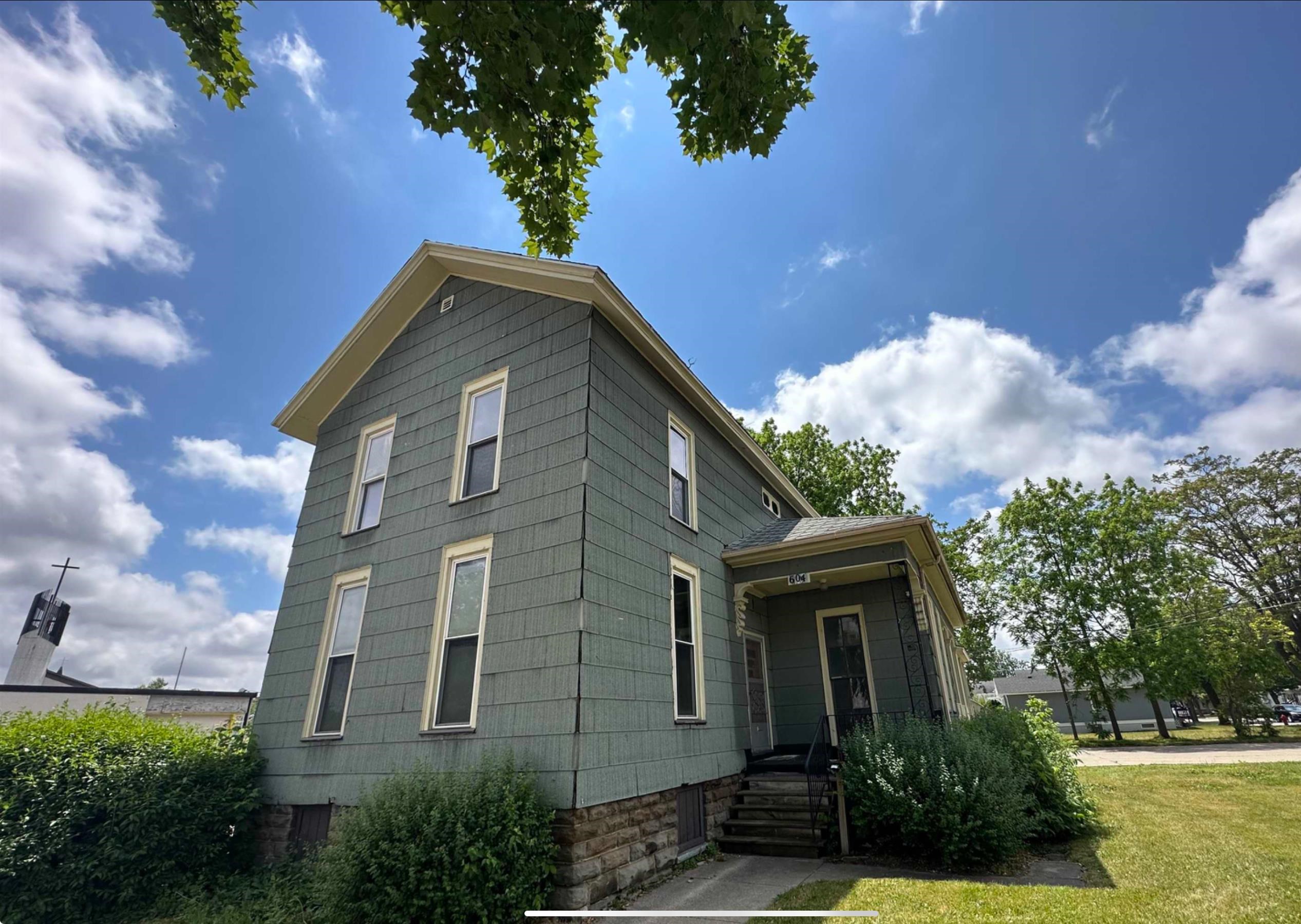 604 Columbus Avenue, Bay City MI 48708 photo 1