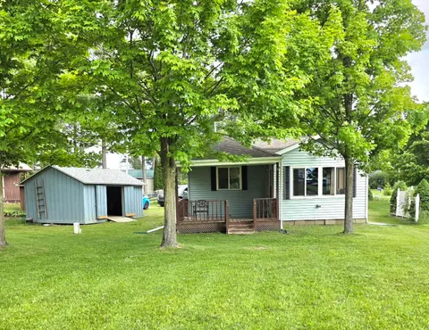 101 Riverside Drive, Beaverton MI 48612 photo 1