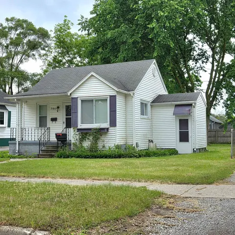 706 Oak Street, Essexville MI 48732 photo 2