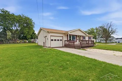 708 Piper Drive, Saginaw MI 48604 photo 2