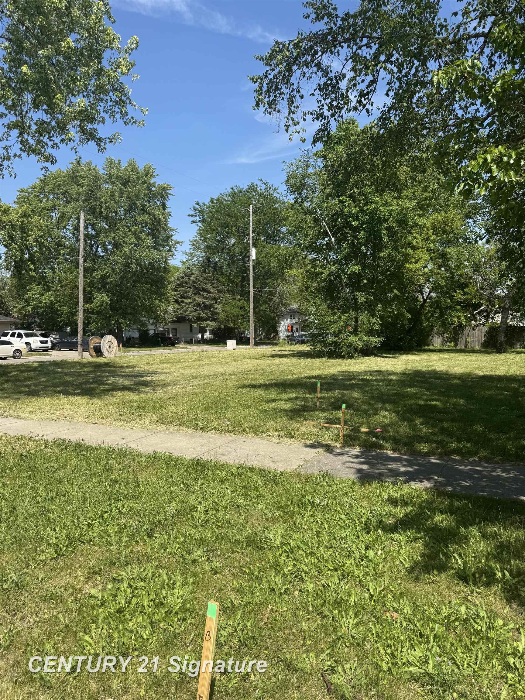 2458 N Oakley Street, Saginaw MI 48602 photo 1