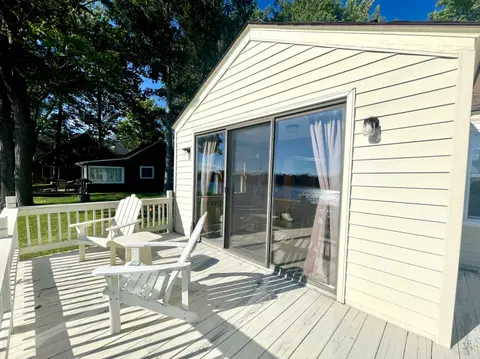 2925 Lakeshore Drive, Gladwin MI 48624 photo 5