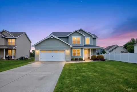8914 Cottonwood Drive, Freeland MI 48623-9123 photo 1