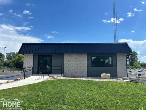 1907 W M-21 Street, Owosso MI 48867 photo 1