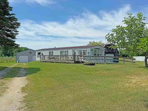 300 E Winegars Road, Gladwin MI 48624 photo 1