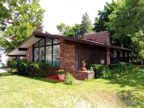 525 W First Street, Gladwin MI 48624 photo 1
