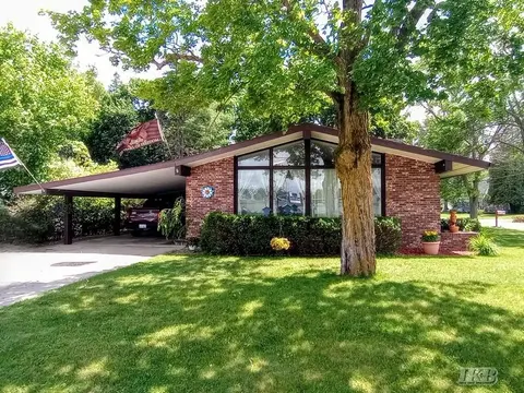 525 W First Street, Gladwin MI 48624 photo 2