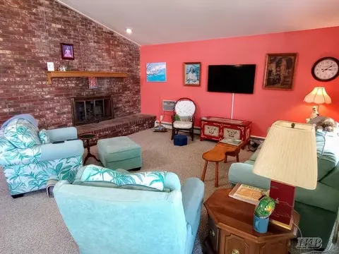 525 W First Street, Gladwin MI 48624 photo 3