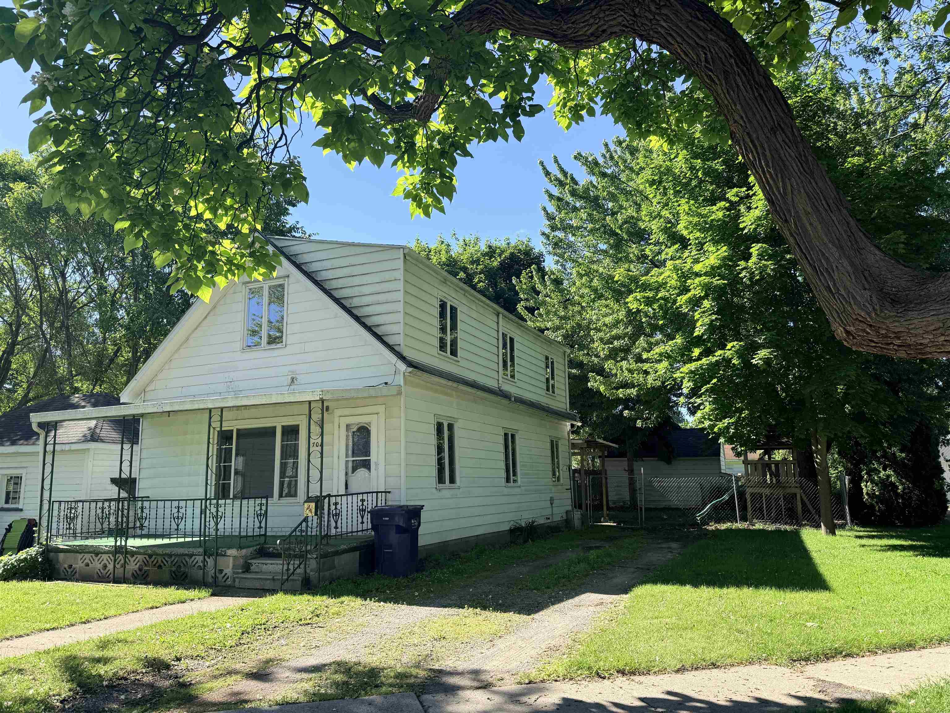 708 Woodside Lane, Bay City MI 48708 photo 1