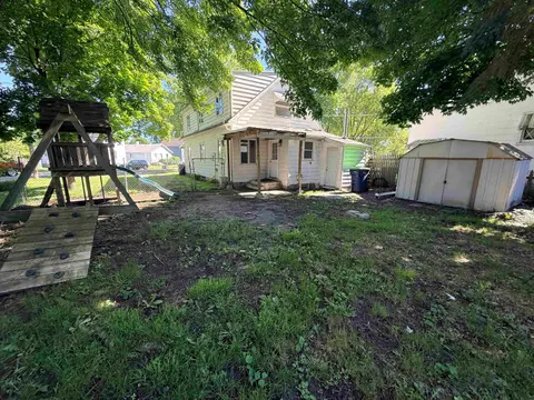 708 Woodside Lane, Bay City MI 48708 photo 2
