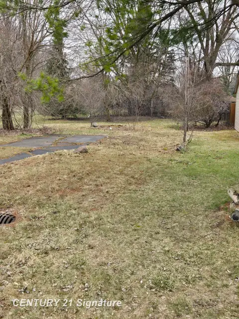 655 Lutzke Road, Saginaw MI 48609 photo 2