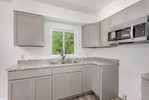 2411 Sheridan Avenue, Saginaw MI 48601 photo 4