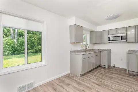 2411 Sheridan Avenue, Saginaw MI 48601 photo 5