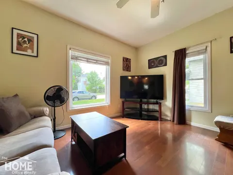 110 W Perry Street, Durand MI 48429 photo 3