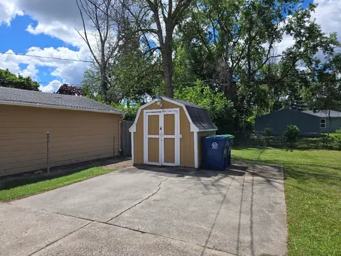 549 Pioneer Trail, Saginaw MI 48604 photo 4