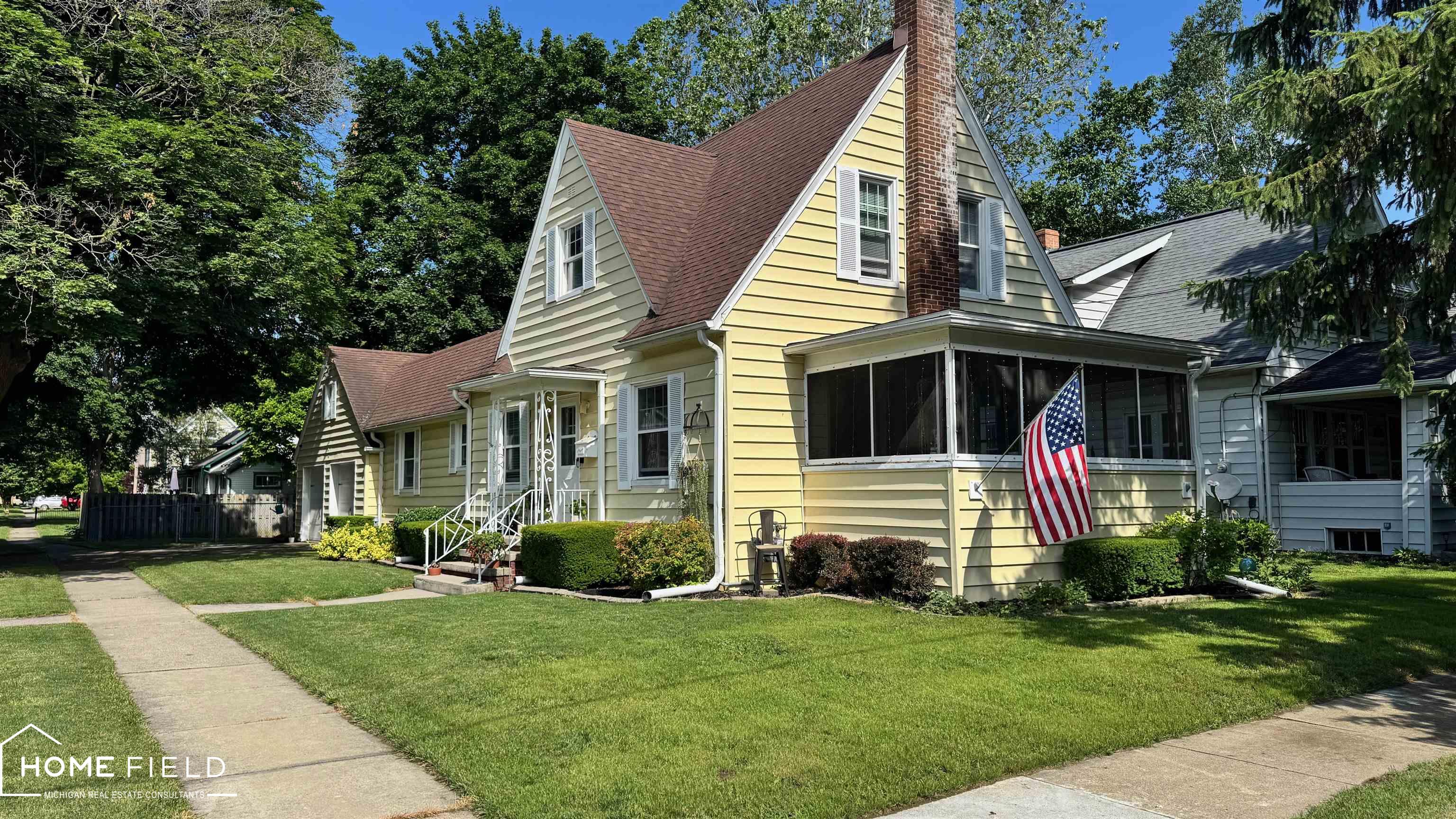 801 N Ball Street, Owosso MI 48867 photo 1