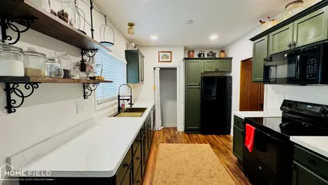 801 N Ball Street, Owosso MI 48867 photo 4