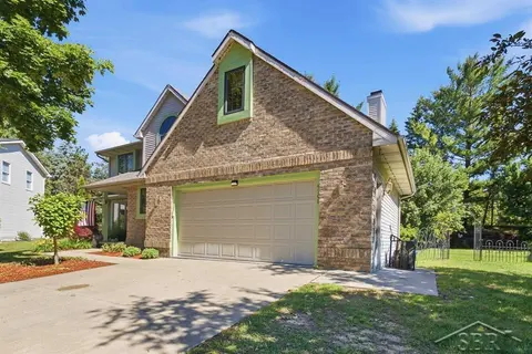 4708 N Trail Wood Circle, Midland MI 48642 photo 2