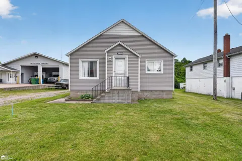 7514 S Saginaw Street, New Lothrop MI 48460-9698 photo 3