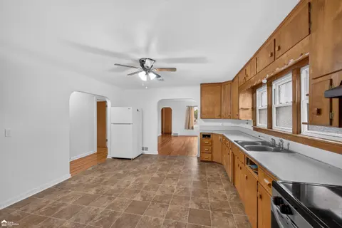 7514 S Saginaw Street, New Lothrop MI 48460-9698 photo 4