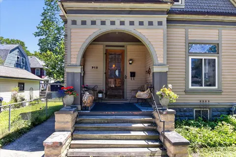 912 N Mclellan Street, Bay City MI 48708 photo 2