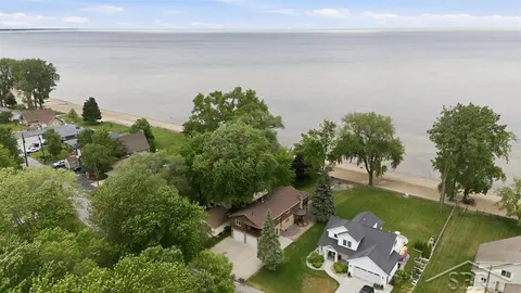 277 Donohue Drive, Bay City MI 48706 photo 2