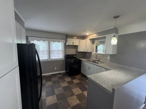 1954 Holcomb Street, Saginaw MI 48602 photo 3