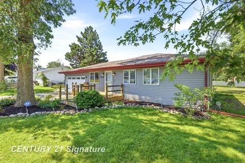 1438 Flanders Drive, Saginaw MI 48604 photo 3