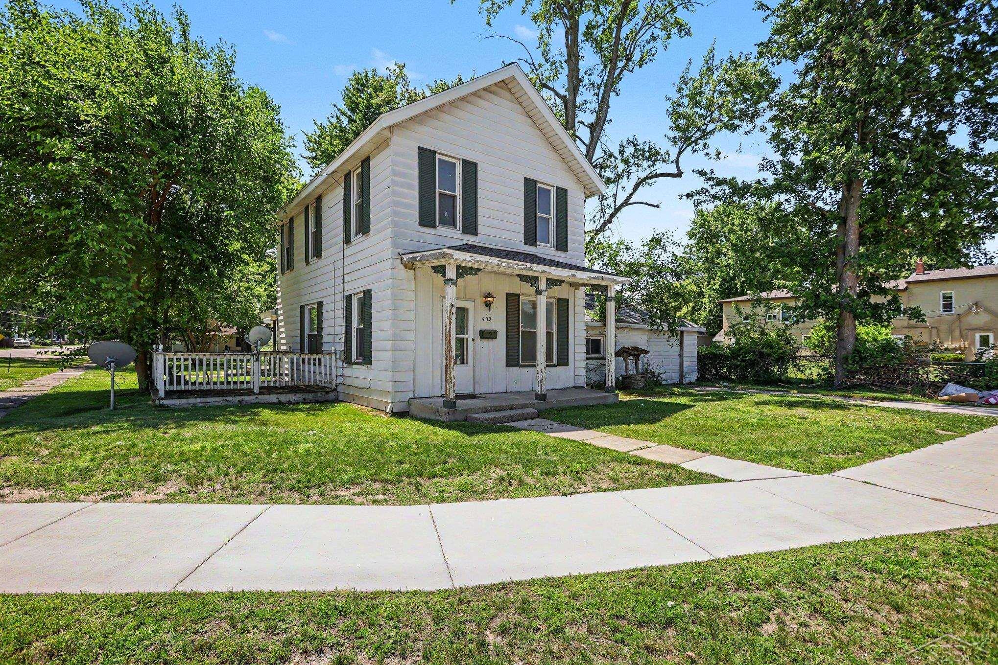 422 S Saginaw Street, Saint Charles MI 48655 photo 1