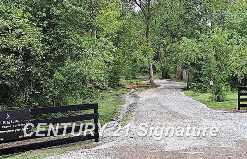 1948 E Chippewa River Road, Midland MI 48640 photo 1