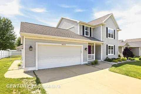 8433 Waxwing Drive, Freeland MI 48623 photo 4
